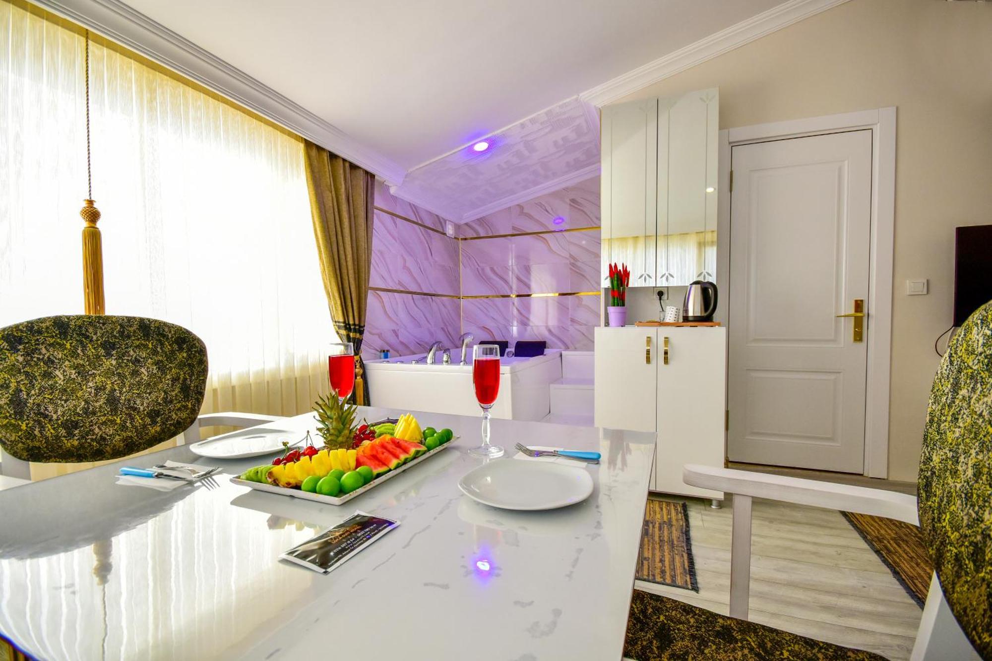 Otel Loca Life Airport 3*